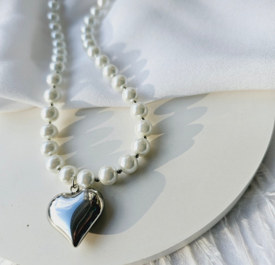 Vėrinys "White love"